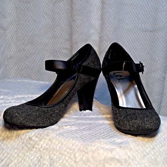 Black/white L.E.I Turf Heels - Picture 6 of 8